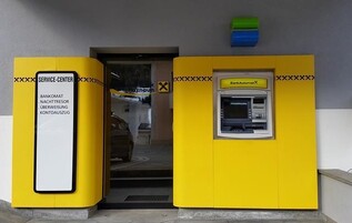 Bankomat bei der Raiffeisenbank